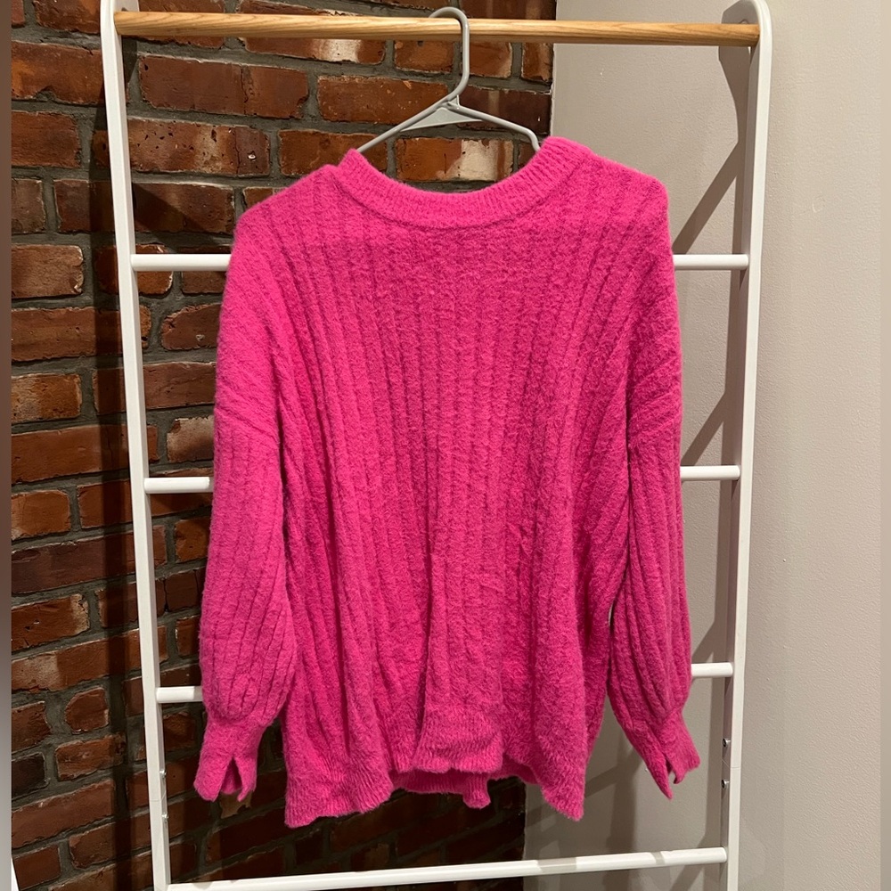 ULTRA SOFT HOT PINK AERIE AE FUZZY SWEATER